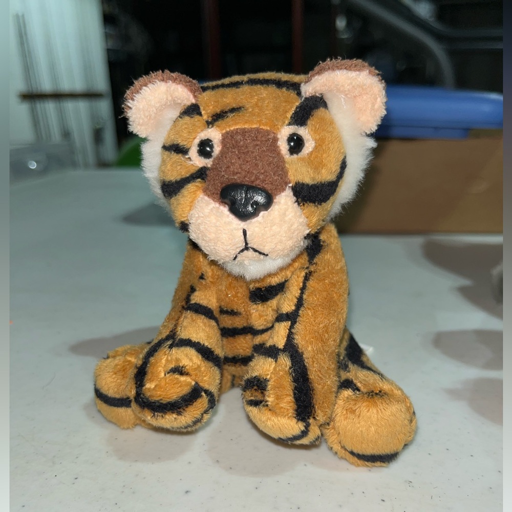 TIGER PLUSH